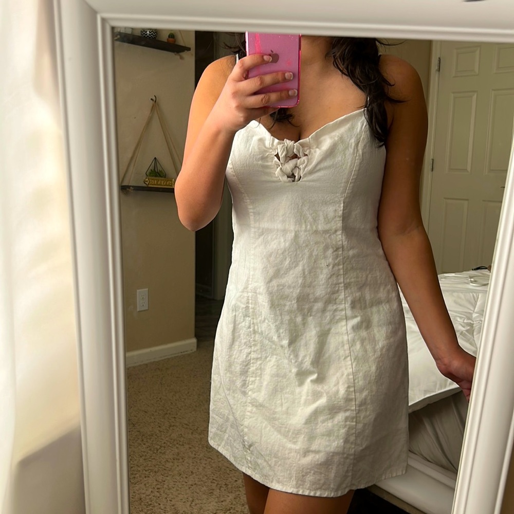 Beautiful white dress!